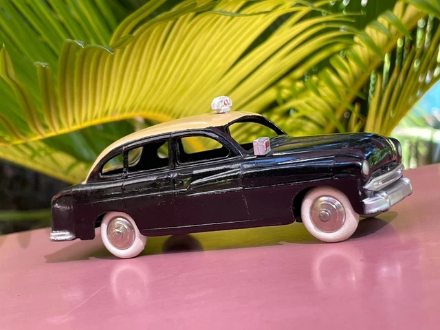 Dinky Toys France Ford Vedette Taxi (en l'état) réf : 24XT 🇫🇷 - Collection
