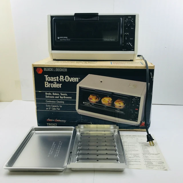 VINTAGE BLACK & Decker ToastROven Toaster Broiler TRO62 New Open Box
