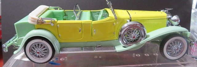 #8 1:24 1930 Duesenberg J. Derham Tourster WITH DISPLAY CASE