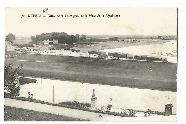 58  Nevers  Vallee De La Loire Prise De La Place De La Republique X Dos Abime X