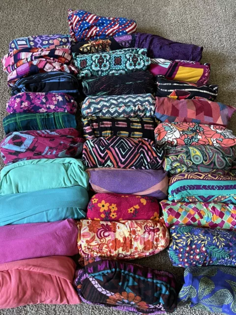 HUGE* LOT of Lularoe Leggings. **31** total. Preowned. Mix of OS