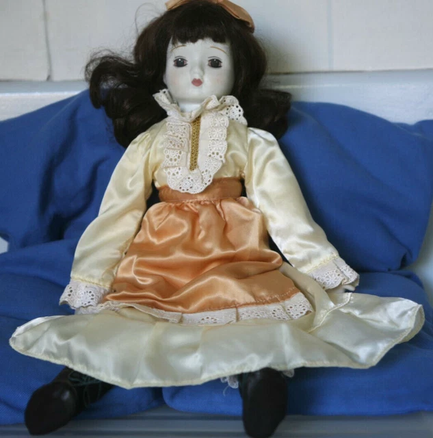 ENSEMBLE HIMSTEDT POUPÉE 1996 - VIRPI + fauteuil tout en porcelaine 33