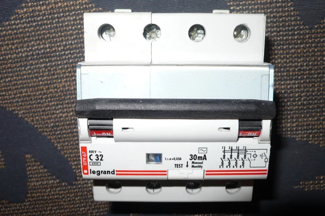 Disjoncteur Différentiel 4P (tétrapolaire) 63A / 32A - Type Hagerfi40A30Ma4Poli - Marque Tbest - Pour Montage Rail DIN