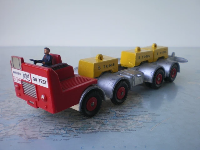 ミニカー DINKY No.936 LEYLAND CHASSIS 936.png