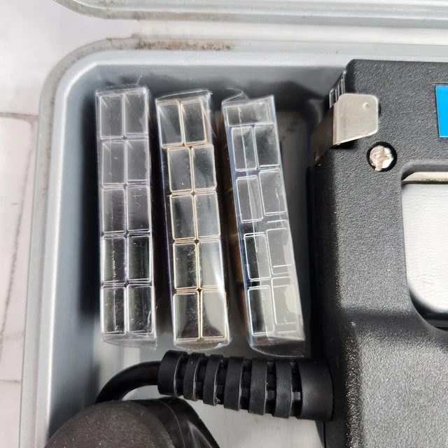 WOOLWORTHS ELECTRIC Staple And Nail Gun In Case With Staples £