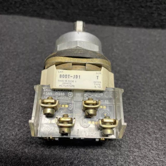 Allen Bradley 800T-J91 Ser T 3 Position 4 Wire  (st05)