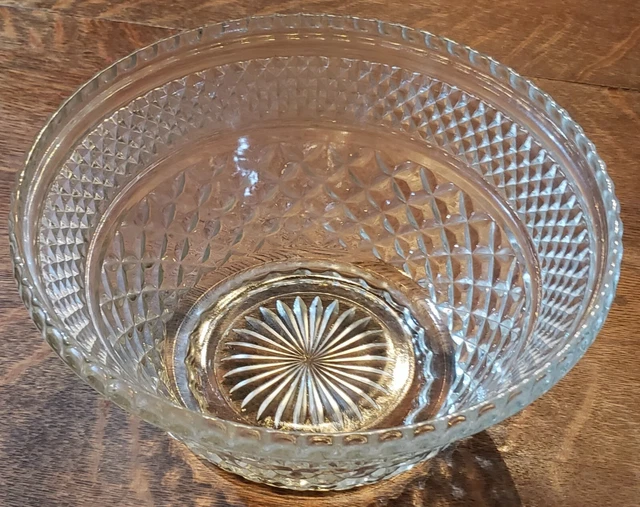 Anchor Hocking Clear Glass Wexford 9 1/2" Fruit or Salad bowl