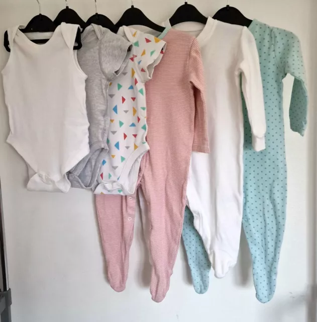 Baby  clothes bundle unisex age 6-9 months.Sleepsuits, bodysuits. 6 pieces.Used.