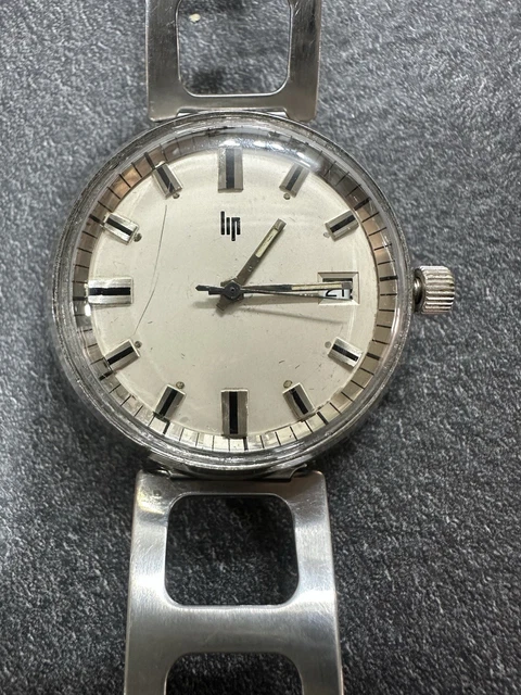 Casio AE-1300WH-1A2VDF Montre : Casio