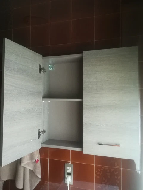Pensile bagno sospeso usato pochissimo. 70 x 70 x 20