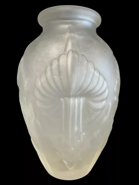 Pierre D'Avesn French Art Deco Frosted Glass Vase