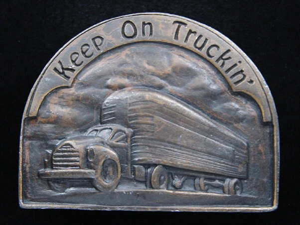 RI03125 VINTAGE 1970s **KEEP ON TRUCKIN'** TRUCK DRIVER BELT BUCKLE