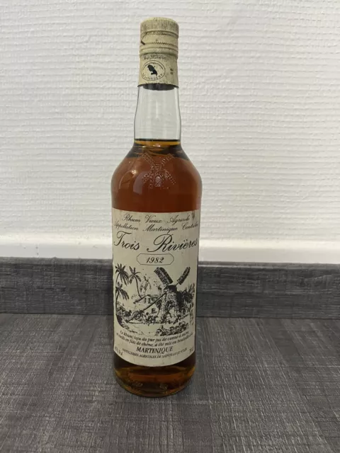 RHUM TROIS RIVIERES millésime 1982