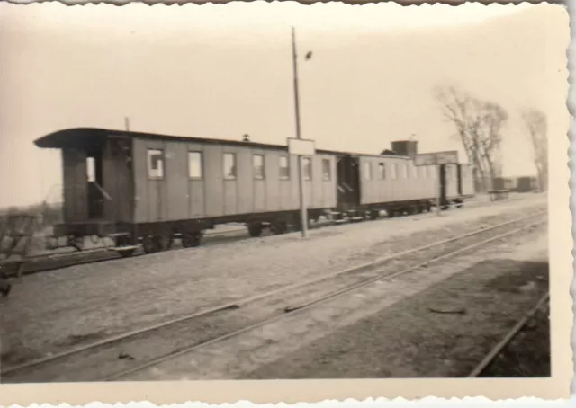 FOTO  Eisenbahn  Au vin-Calais am Bahnsteig   ca.7x10 (G446)