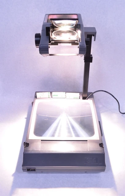 3M 2000 Overhead Transparency Projector Briefcase Portable + 3x Spare Lamps