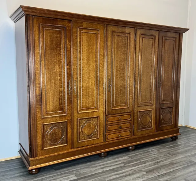 French Carved 6 door Armoire Wardrobe (LOT 2596)