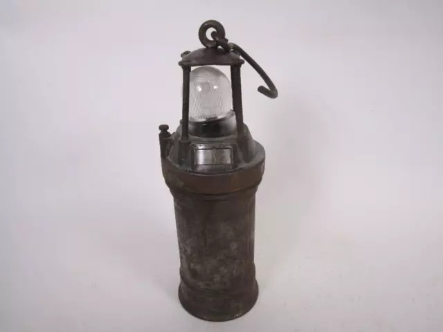 Bergbau: Antike Grubenlampe "758", ca. 33 bzw. 40 cm H   1G5929