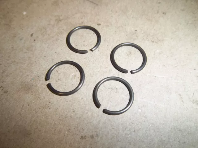 Triumph T140 Bonneville Tr7 Tiger Set Of 4 Valve Guide Circlips - 70-3209