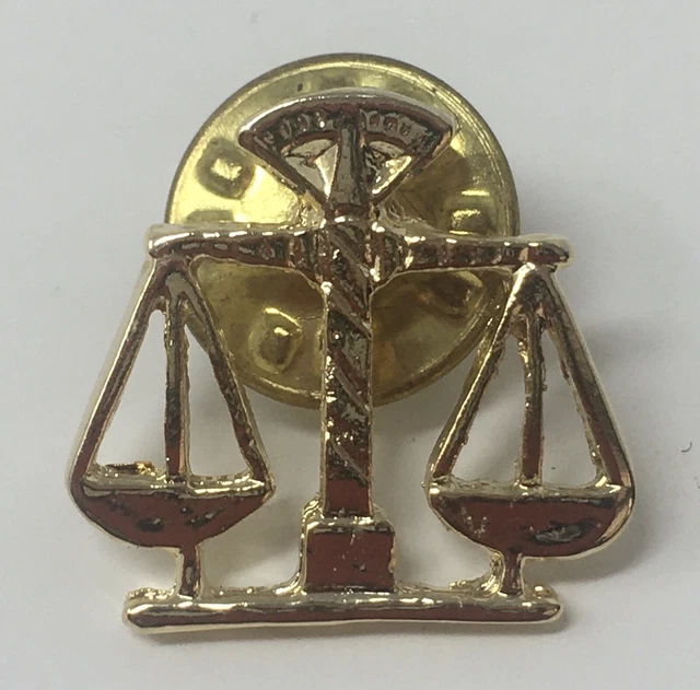 VINTAGE ? SCALES OF JUSTICE Gold Color Attorney Pin Lapel Button Lawyer