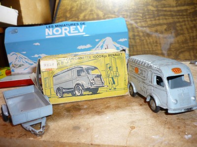 Renault 1000 kgs + remorque PTT reproduction d un CIJ par Norev au 1/45