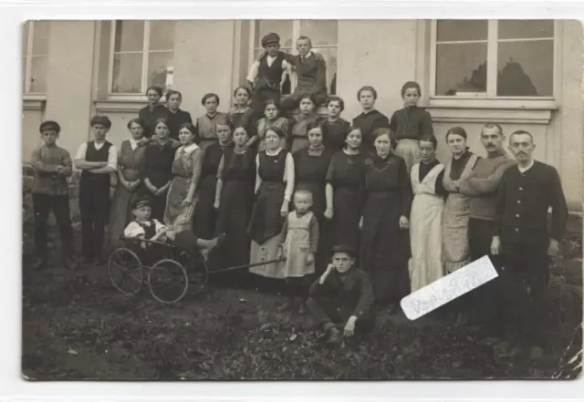 Familie Menschenmenge  alte Fotokarte  Winkler Mügeln bei Dresden