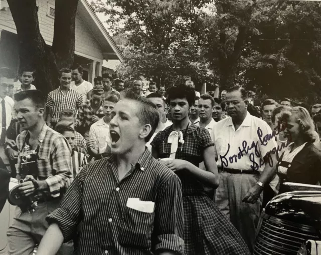 DOROTHY COUNTS HAND SIGNED 8x10 PHOTO CIVIL RIGHTS ACTIVIST AUTOGRAPH RARE