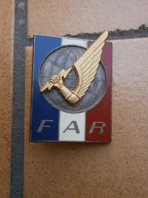 Militaria - 1 PIN'S // ** FAR / FORCE D'ACTION RAPIDE / D'ARMÉE DE