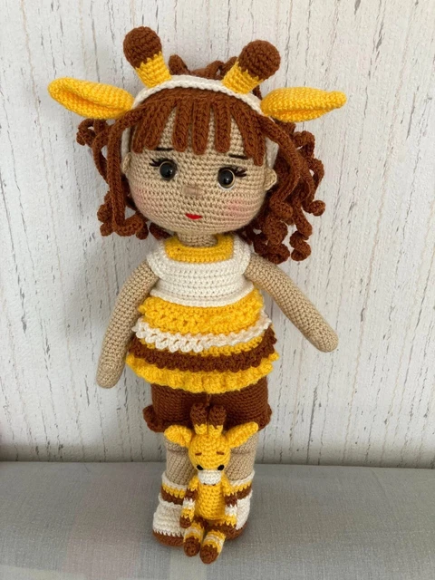 Doudou girafe en peluche fait main en tissu recyclé
