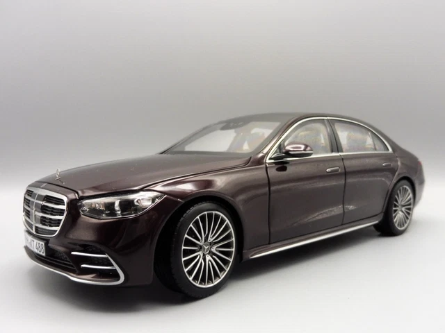 Mercedes V-Class AMG-Line 2018 - indium grey 1:18 – Thomas Langejürgen