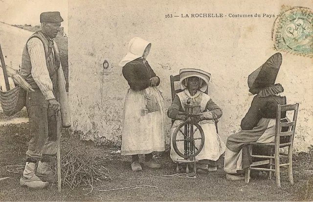 La Rochelle Les Costumes Du Country Postcard