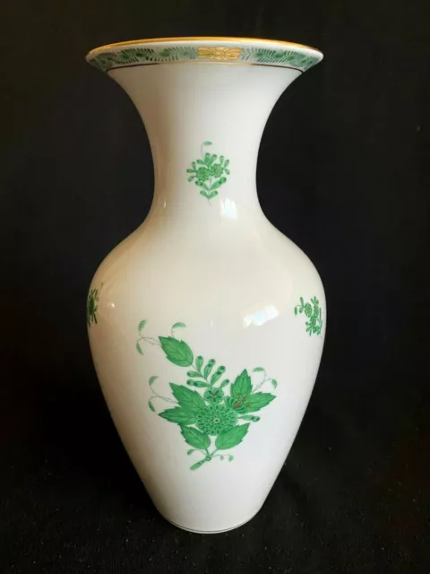 Herend Porcelain Handpainted Green Chinese Bouquet Vase 7026/Av