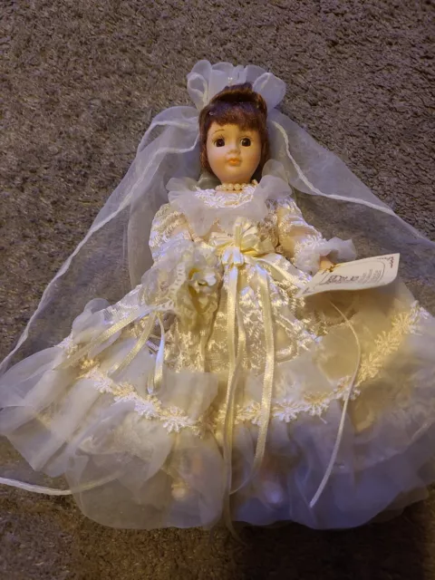 Hermosa muñeca de porcelana ""La novia"" vintage articulada Regency