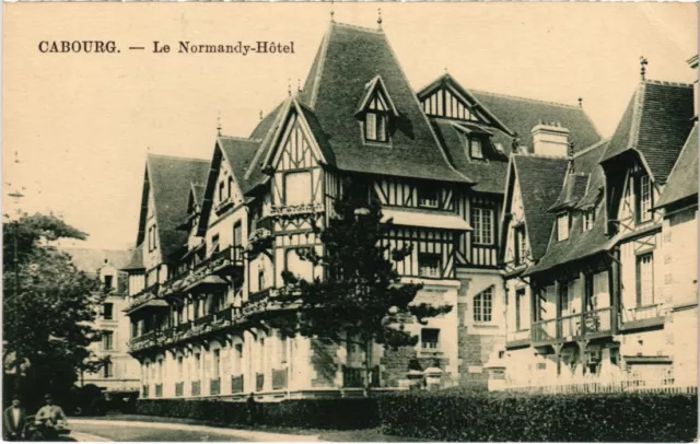 CPA Cabourg Le Normandy-Hotel FRANCE (1333302)