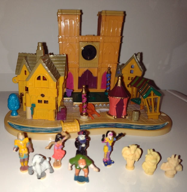 DISNEY HUNCHBACK OF Notre Dame Polly Pocket Playset Once Upon A Time
