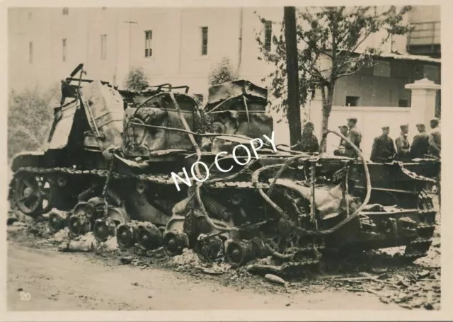 Foto WK2 Gebirgsjäger Kaukasus Russland ausgebrannter Panzer D1.46