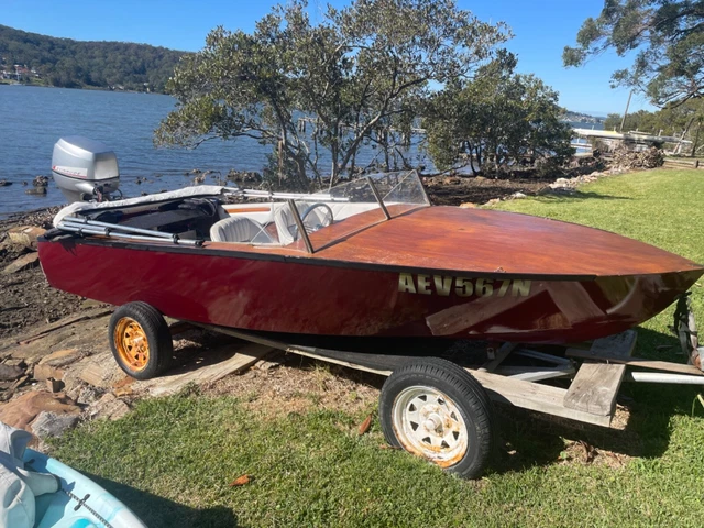 Timber and ply speed boat Timber and ply speed boat