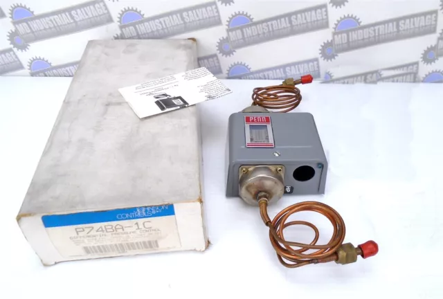 JOHNSON CONTROLS - P74BA-1C - Differential Pressure Control - 8-70PSI - (NEW)