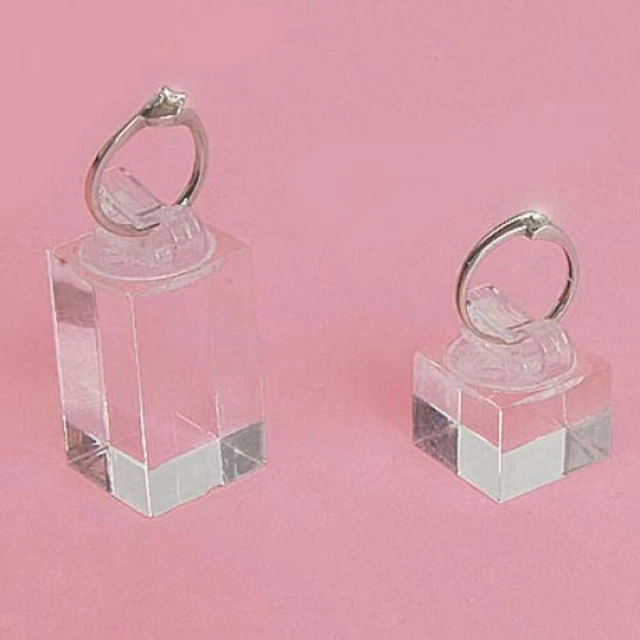 7Pcs Clear Acrylic Ring Jewelry Display Stand Holder Showcase