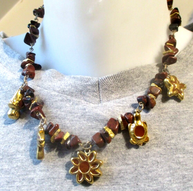Collier ancien fleuri en laiton (D'occasion) à Grimisuat pour CHF 20