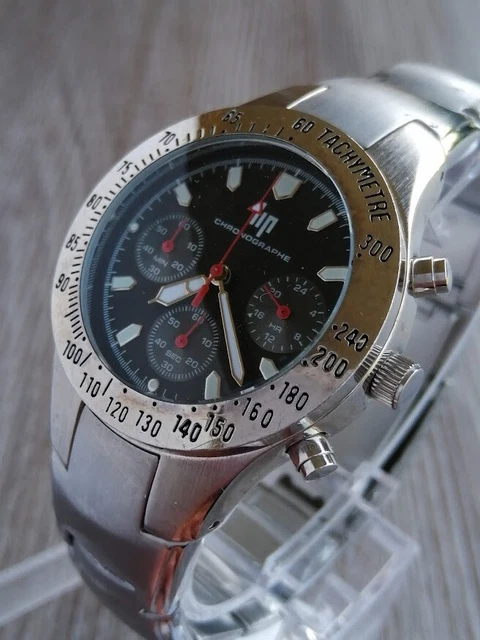 Montre Chronographe Vintage LIP - Cadran Blanc, Boîtier Acier, Bracelet Cuir Marron