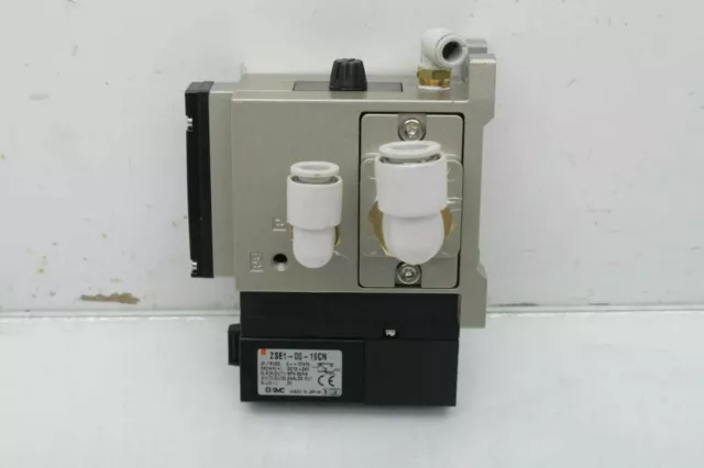 SMC ZM073H-A5LZ-E19C Vacuum Ejector and  ZSE-00-19CN Switch / 24VDC