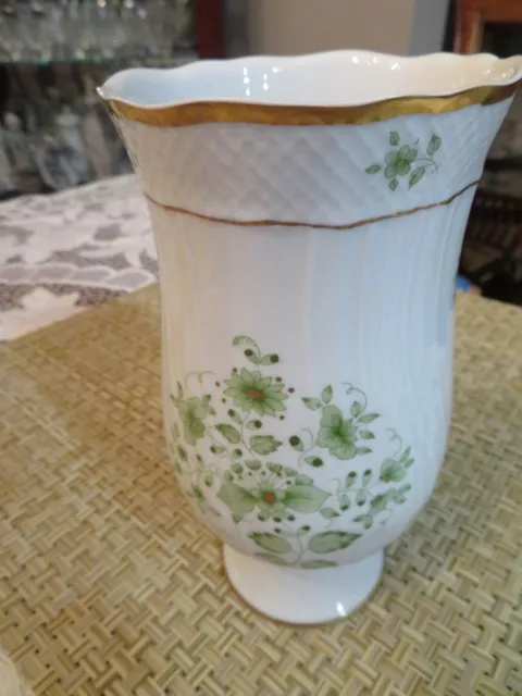 HOLLOHAZA Hungary, 7 inch White Porcelain Vase, Excellent Condition 2