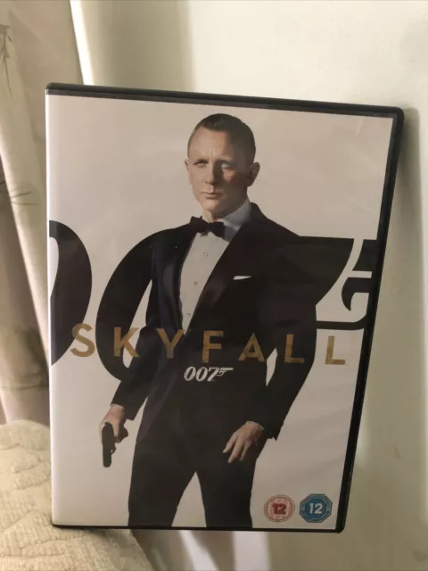 SKYFALL DVD - 007 James Bond - Daniel Craig, Judi Dench - Region 2 DVD ...