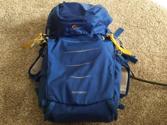 Lowepro Photo Sport BP 300 AW II (Blue), hydration pack included.