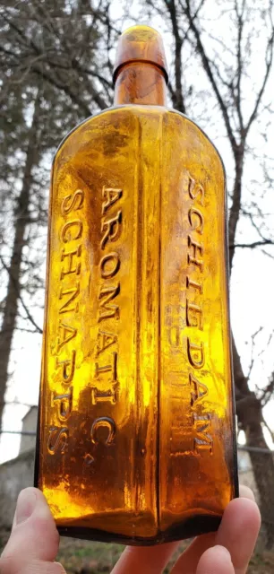 Antique Honey Amber Udolpho Wolfes Schiedam Aromatic Shnapps LARGE Size Bottle