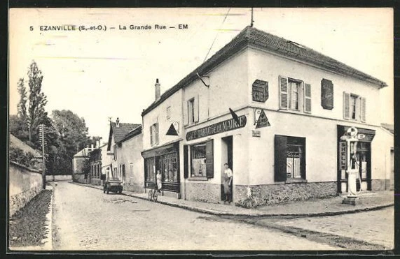 CPA Ezanville, La Grande Rue, vue de la rue