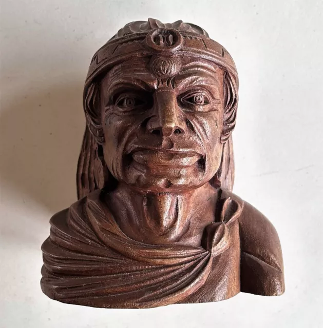 ancien buste  d' empereur inca en bois sculpté