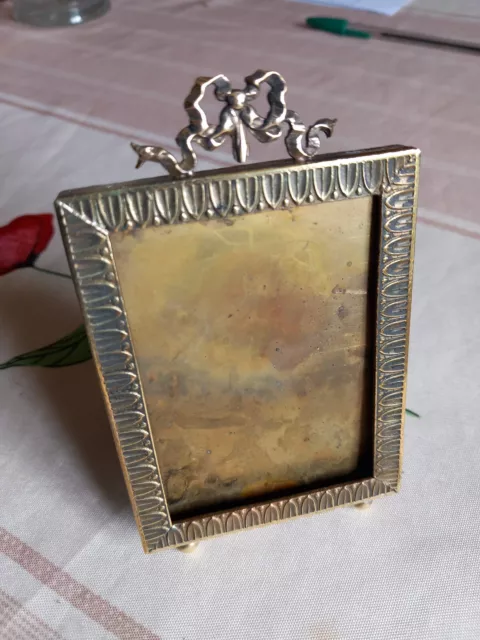 Ancien petit cadre porte photo en bronze doré