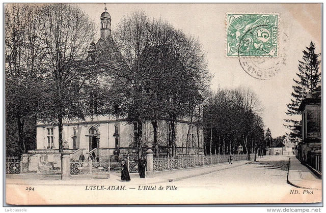 95 L'ISLE ADAM - l'hotel de ville.