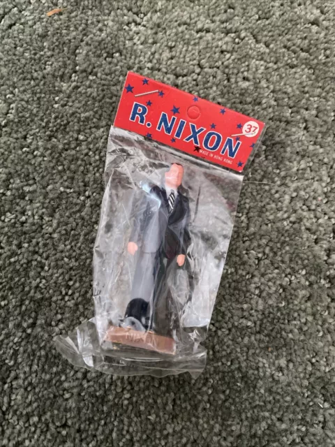 PRESIDENT R. NIXON Vintage 1960s Marx Presidents 2.5" Figure MIB Sealed